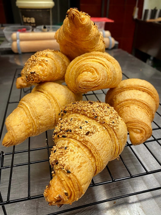 Croissant salati al pomodoro sfogliati