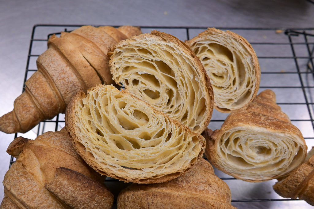 Croissant al burro con 50% di farine e 50% di amidi