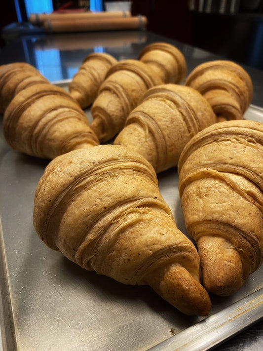 Croissant dolci integrali sfogliati