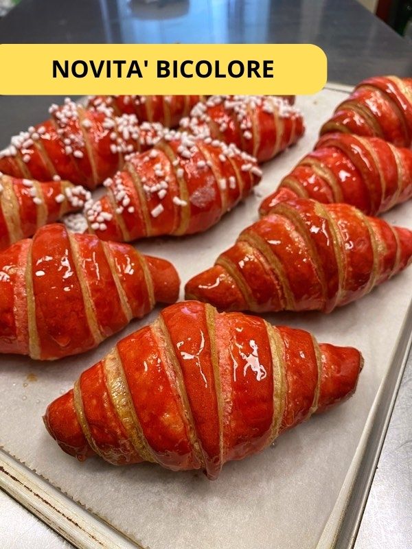Simple puffed croissant