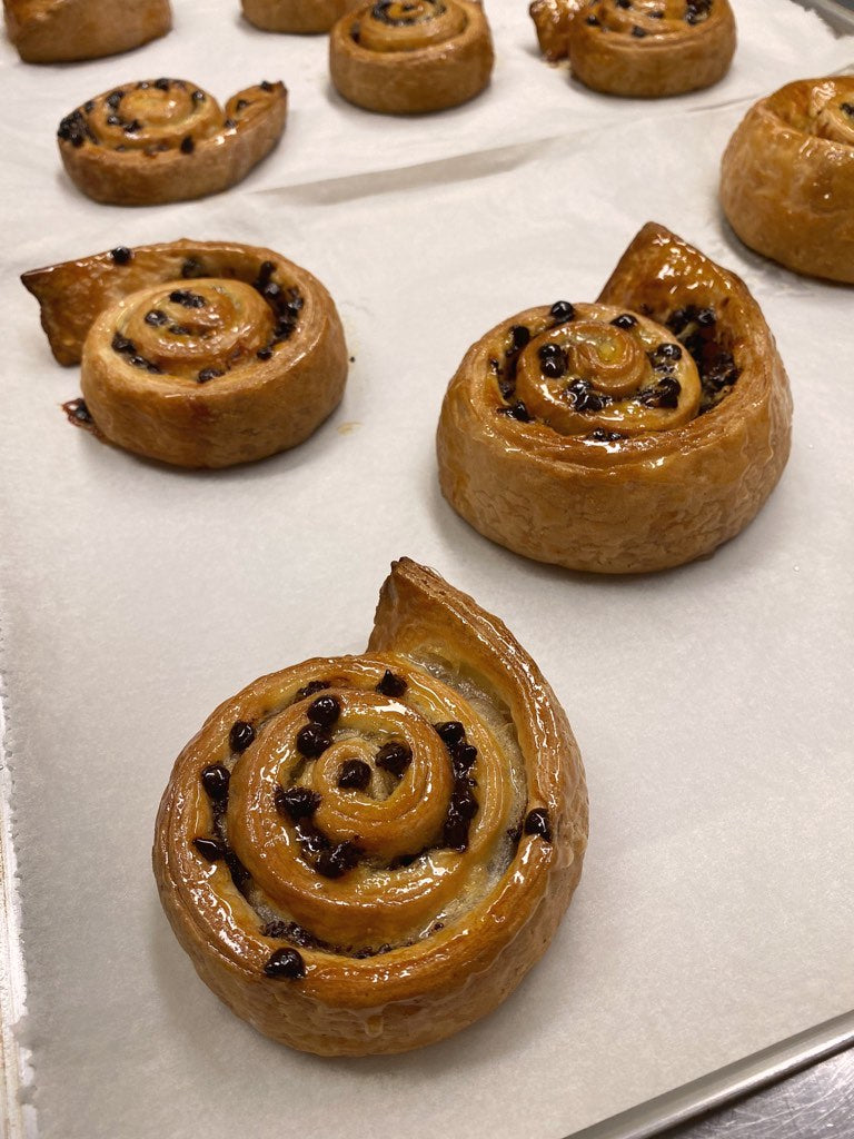 Simple puffed croissant