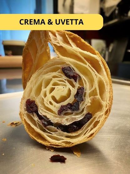 Simple puffed croissant
