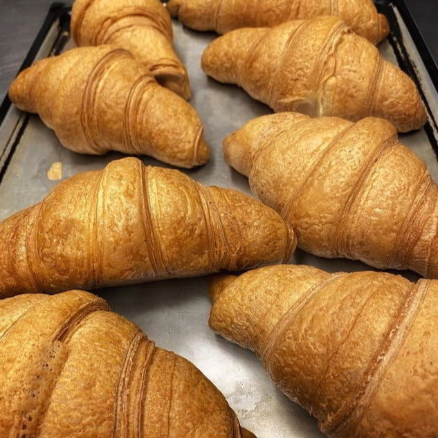 Simple puffed croissant