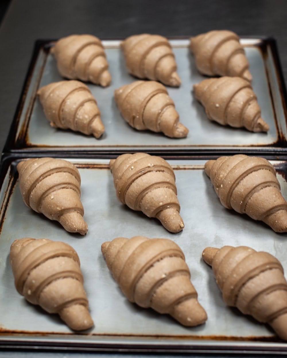 Cocoa puffed croissant