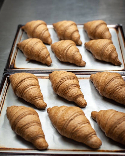 Cocoa puffed croissant