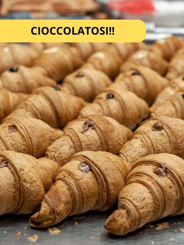 Cocoa puffed croissant