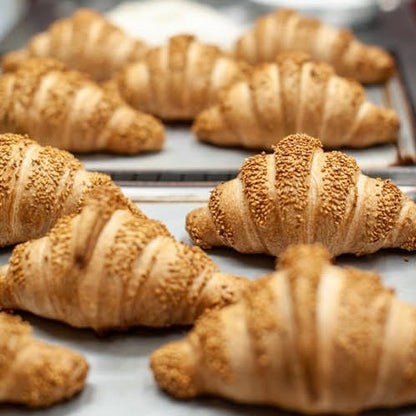Salted puffed croissant